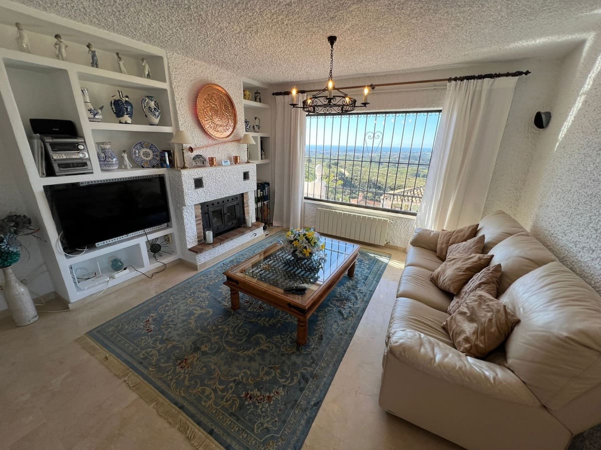 4 bedroom Villa for sale in Mijas with pool garage - € 899,000 (Ref: 8064281)