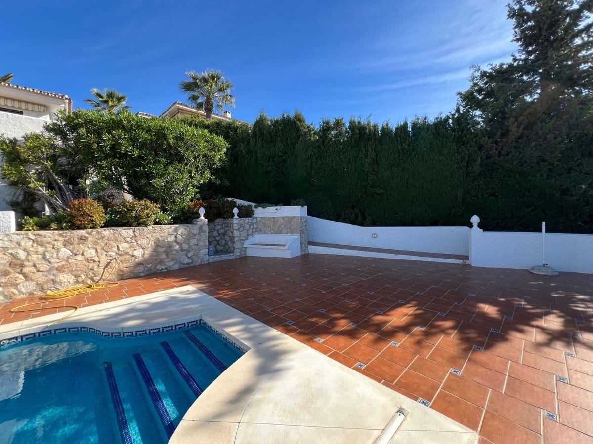 4 bedroom Villa for sale in Mijas with pool garage - € 899,000 (Ref: 8064281)