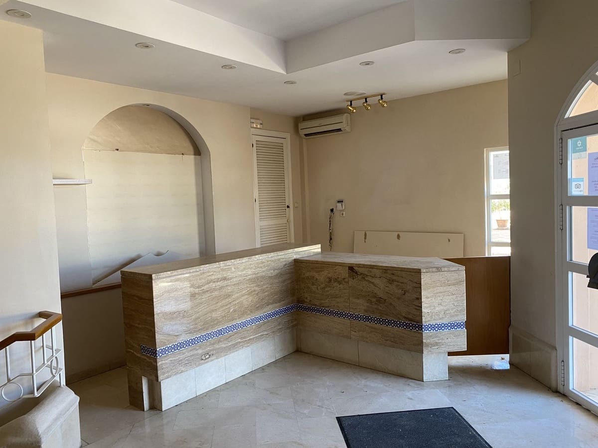 Erhverv til salg i Mijas Golf med swimmingpool - € 1.350.000 (Ref: 8926151)