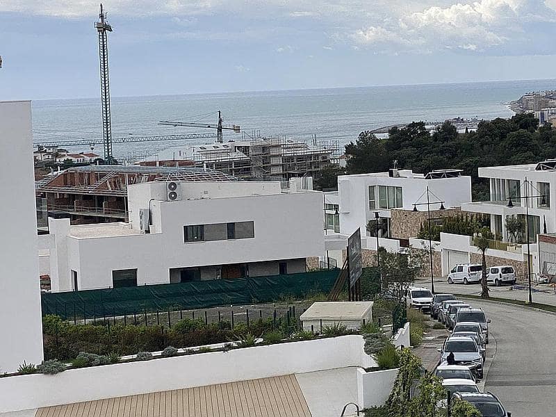 3 bedroom Apartment for sale in Benalmadena with pool - € 649,000 (Ref: 8942765)