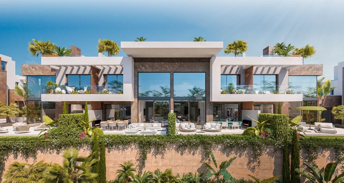 4 bedroom Townhouse for sale in Marbella - € 1,675,000 (Ref: 9047470)