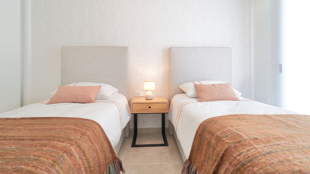 2 bedroom Apartment for sale in Estepona with pool garage - € 720,000 (Ref: 9047537)