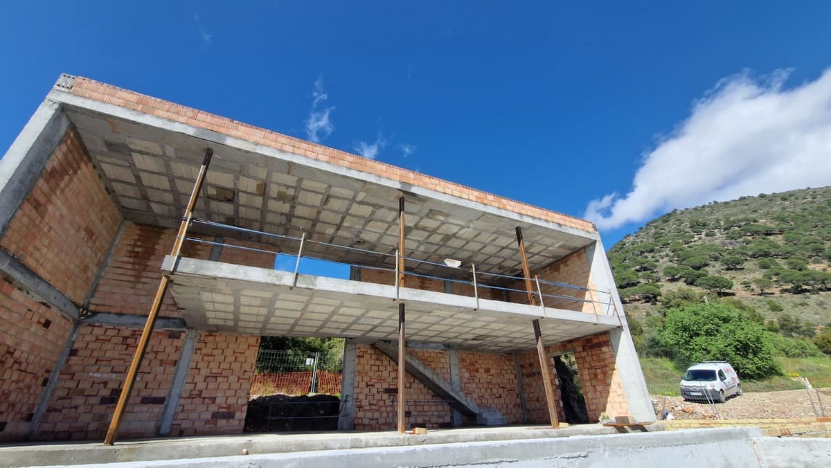 5 bedroom Villa for sale in Mijas Costa with garage - € 1,540,000 (Ref: 9086059)