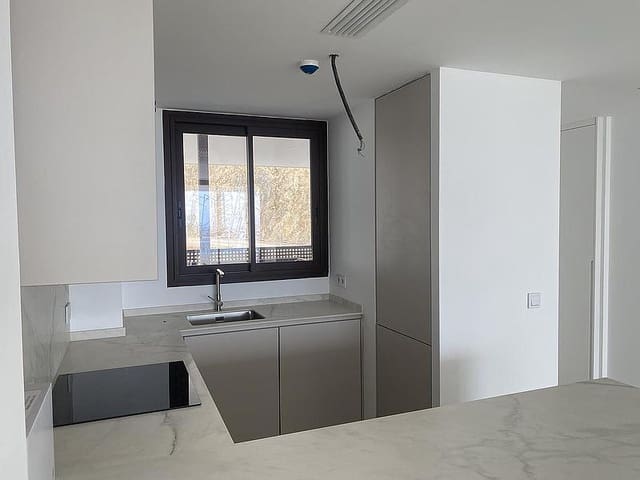 2 makuuhuone Huoneisto myytävänä paikassa Benalmadena Costa, Benalmádena mukana uima-altaan - 595 000 € (Ref: 9102684)