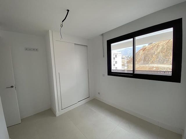 2 makuuhuone Huoneisto myytävänä paikassa Benalmadena Costa, Benalmádena mukana uima-altaan - 595 000 € (Ref: 9102684)