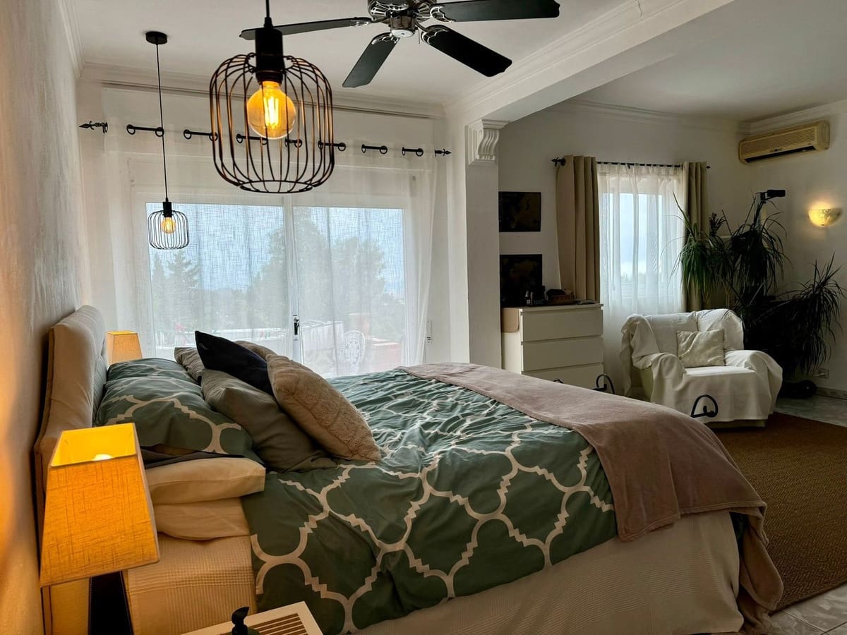 5 bedroom Villa for sale in Mijas with pool garage - € 950,000 (Ref: 9145191)