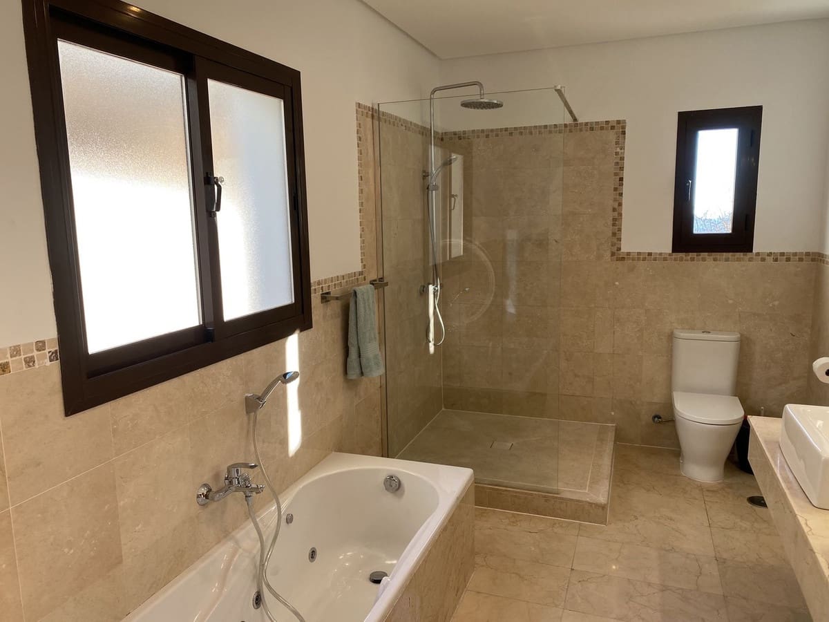 4 bedroom Villa for sale in Mijas with pool - € 1,450,000 (Ref: 9398143)