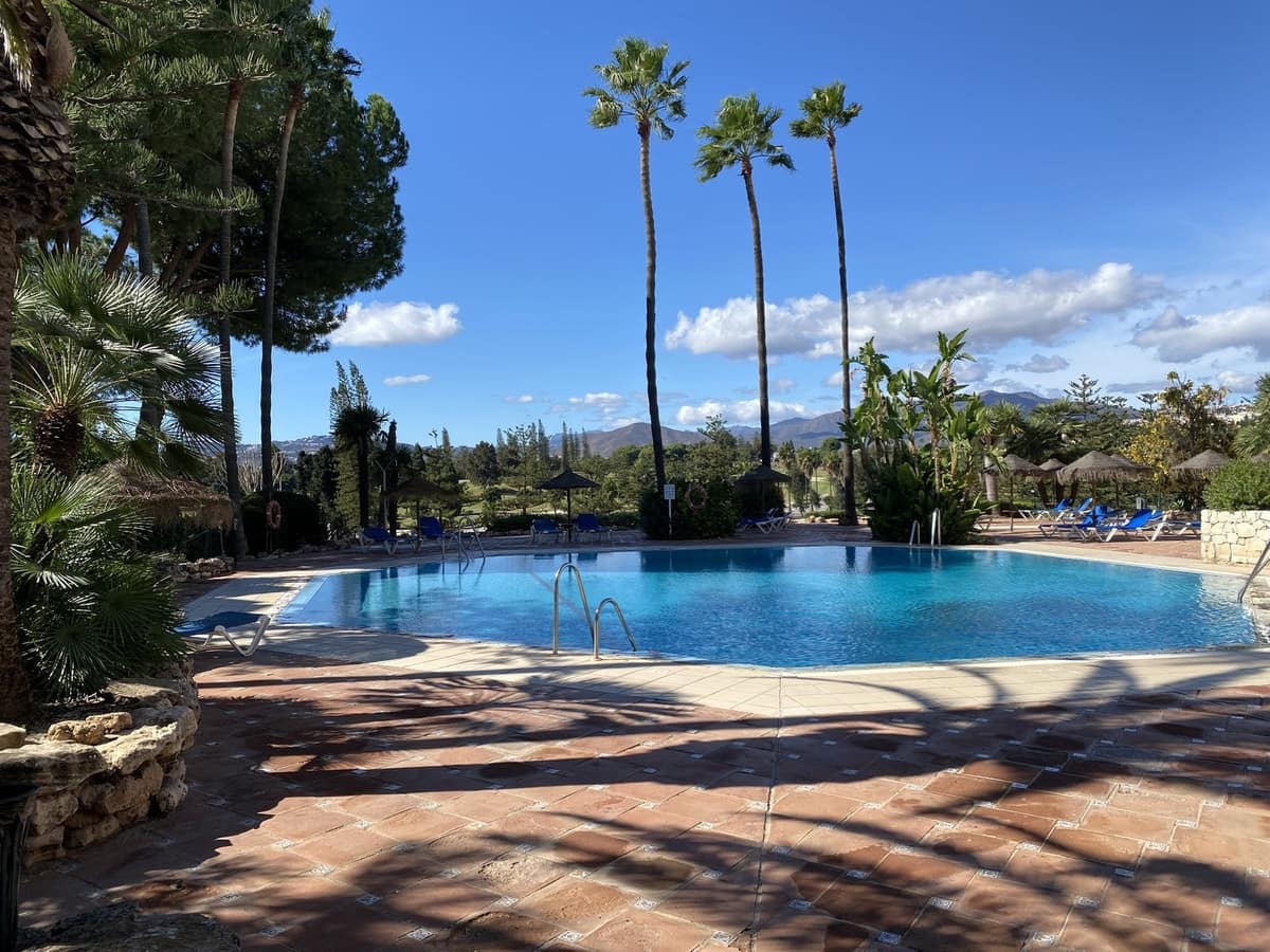 2 soverom Leilighet til salgs i Mijas Golf med svømmebasseng - € 275 000 (Ref: 9398144)