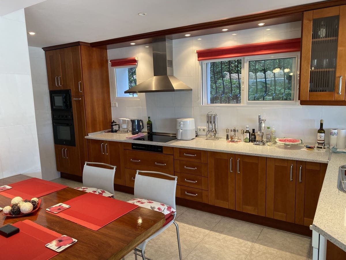 4 quarto Moradia para venda em Mijas com piscina - 985 000 € (Ref: 9400332)