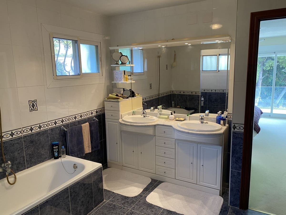 4 quarto Moradia para venda em Mijas com piscina - 985 000 € (Ref: 9400332)