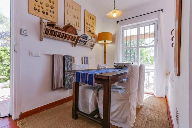 3 soveværelse Villa til salg i Las Lomas, Estepona med swimmingpool - € 1.045.000 (Ref: 9439631)