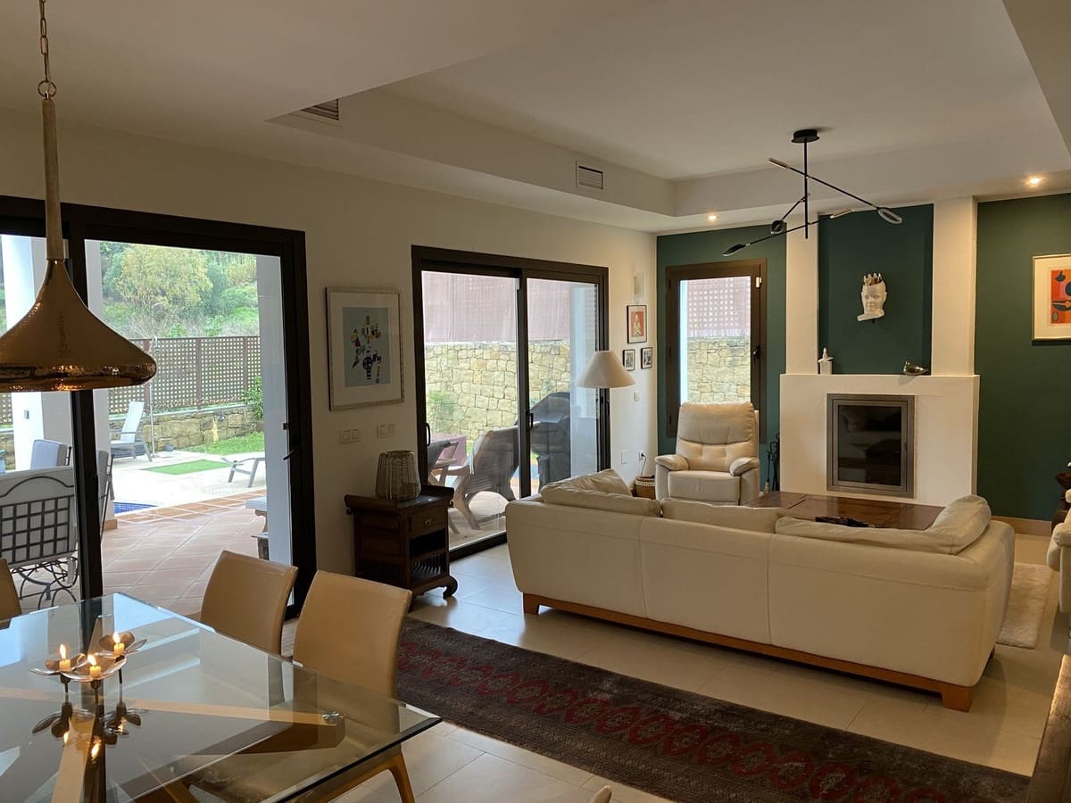 3 soveværelse Villa til salg i Benalmadena med swimmingpool - € 799.000 (Ref: 9573827)