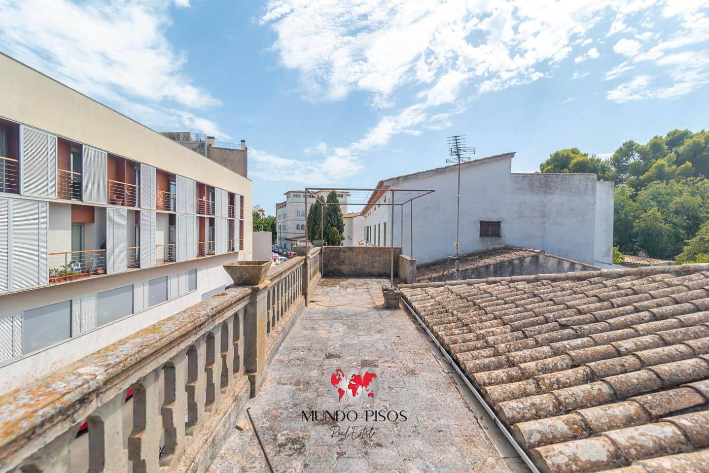 3 bedroom Flat for sale in Palma de Mallorca with garage - € 900,000 (Ref: 10021690)