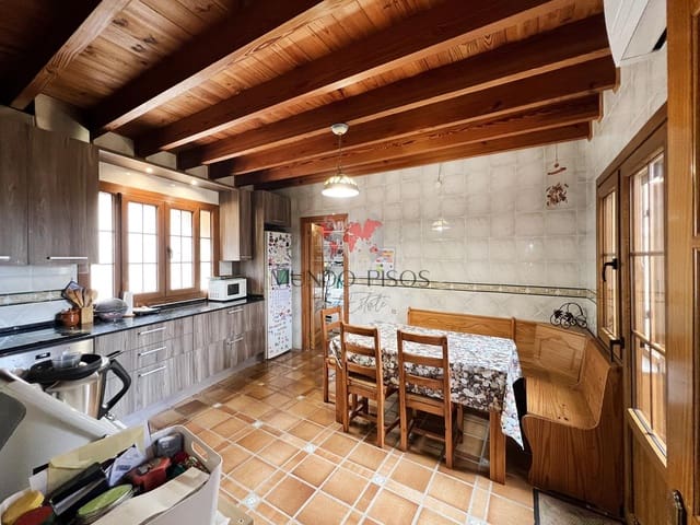 4 soveværelse Villa til salg i Lloseta med garage - € 460.000 (Ref: 7687505)