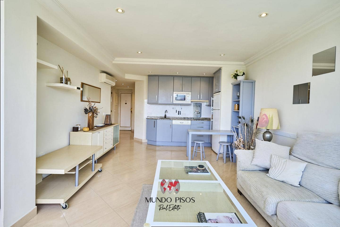 2 bedroom Flat for sale in Portals Nous with garage - € 395,000 (Ref: 8032296)