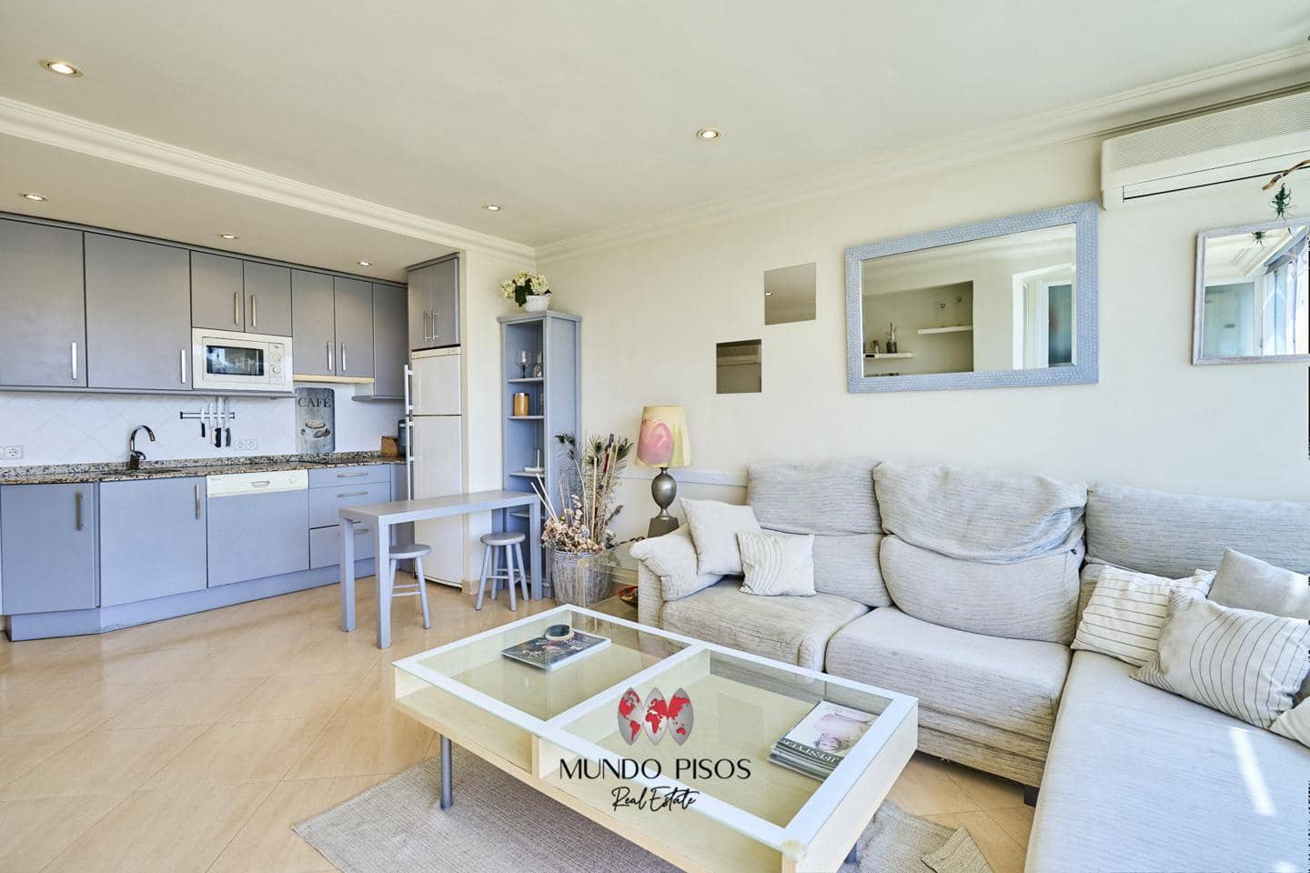 2 bedroom Flat for sale in Portals Nous with garage - € 395,000 (Ref: 8032296)