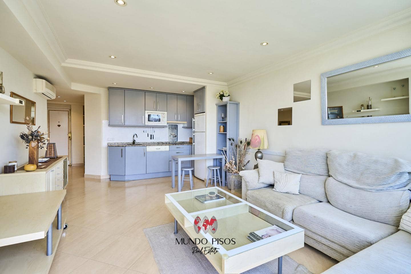 2 bedroom Flat for sale in Portals Nous with garage - € 395,000 (Ref: 8032296)