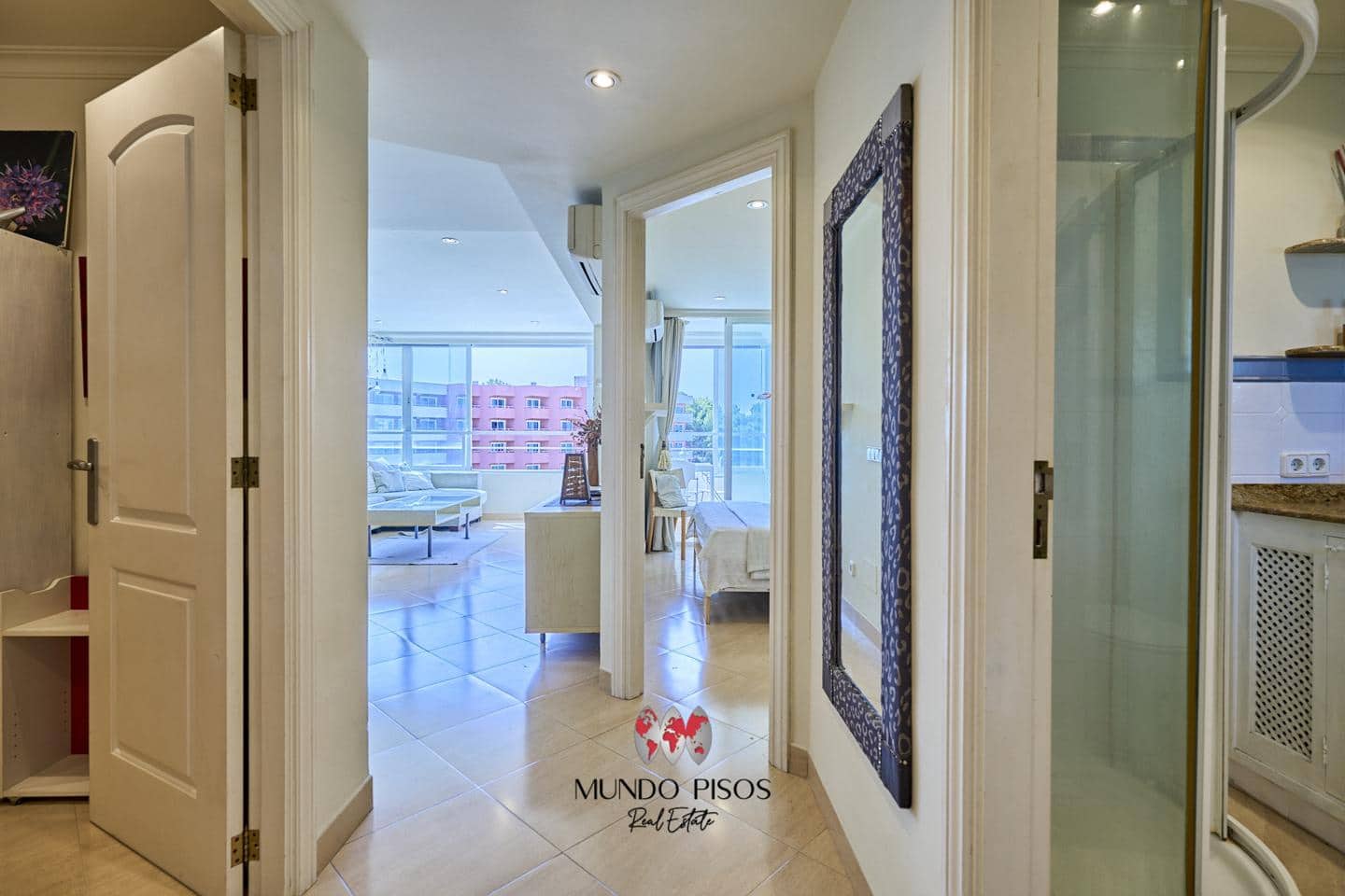 2 bedroom Flat for sale in Portals Nous with garage - € 395,000 (Ref: 8032296)