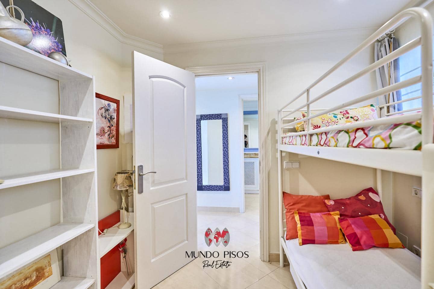 2 bedroom Flat for sale in Portals Nous with garage - € 395,000 (Ref: 8032296)