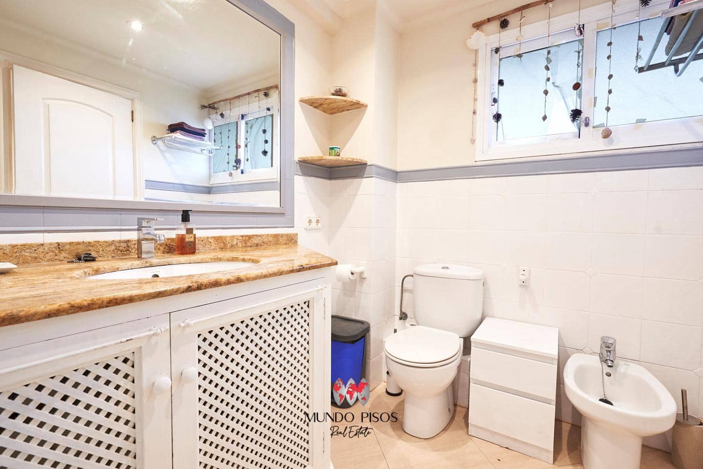 2 bedroom Flat for sale in Portals Nous with garage - € 395,000 (Ref: 8032296)