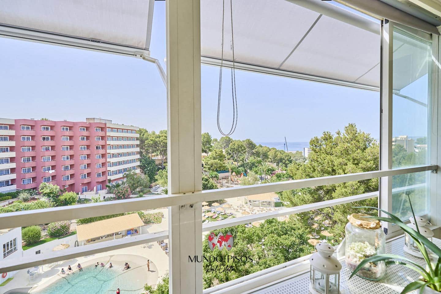 2 bedroom Flat for sale in Portals Nous with garage - € 395,000 (Ref: 8032296)