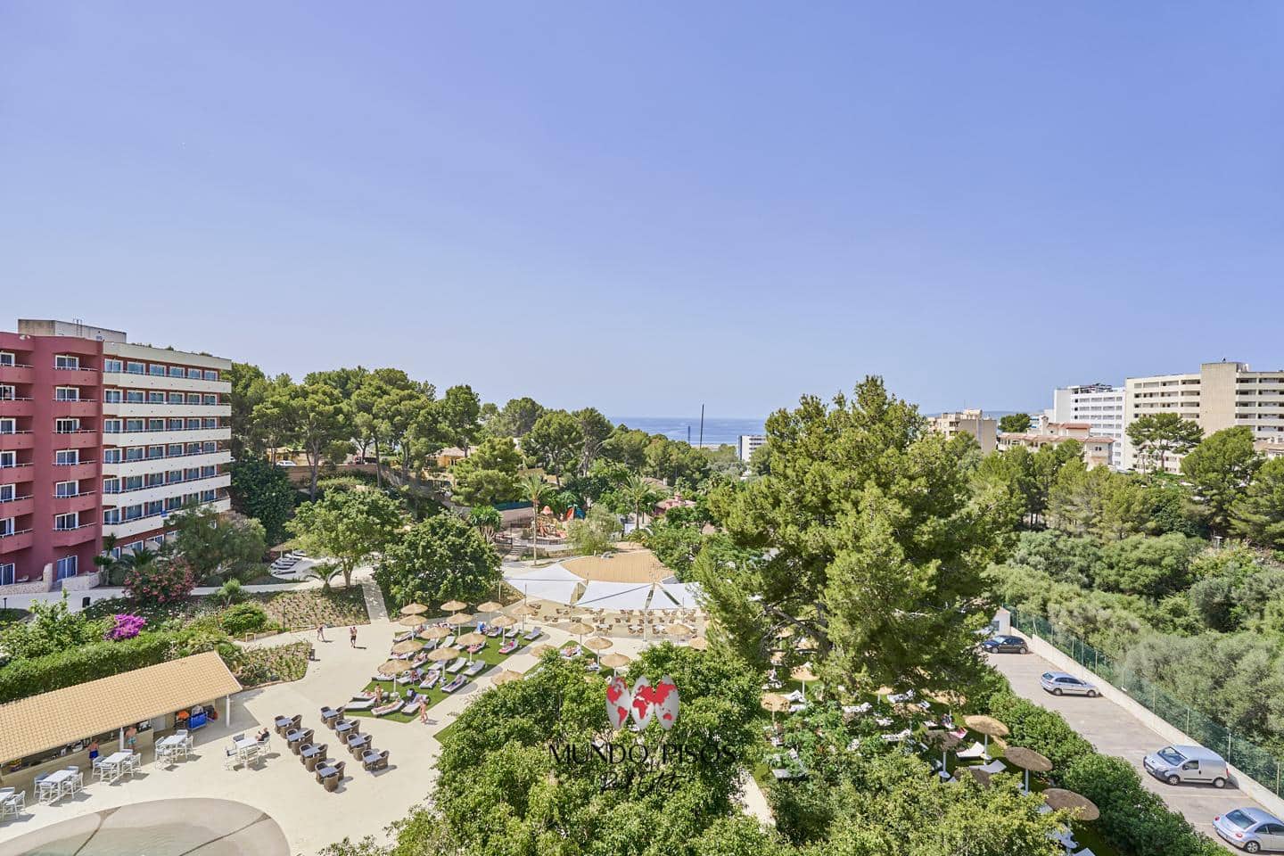 2 bedroom Flat for sale in Portals Nous with garage - € 395,000 (Ref: 8032296)