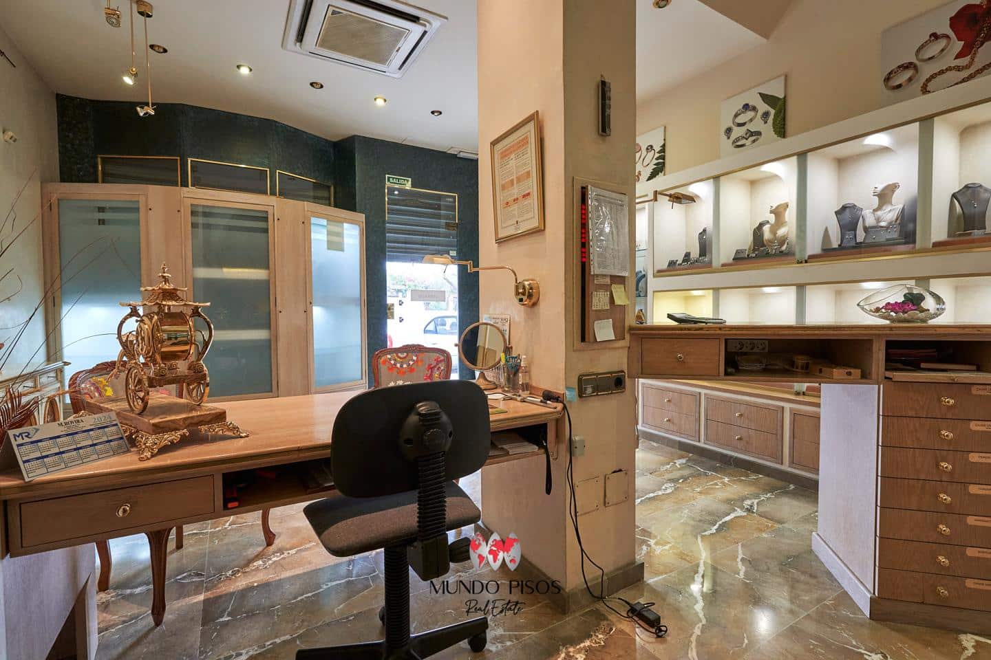 1 bedroom Business for sale in Palma de Mallorca with garage - € 315,000 (Ref: 8141115)