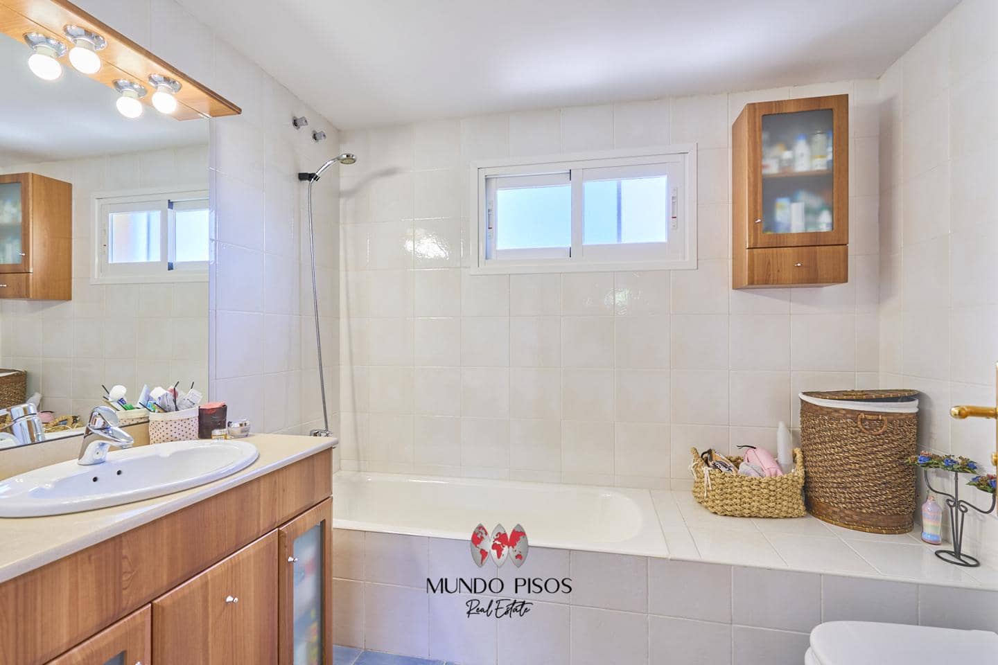 5 bedroom Villa for sale in Palma de Mallorca with garage - € 790,000 (Ref: 8482454)