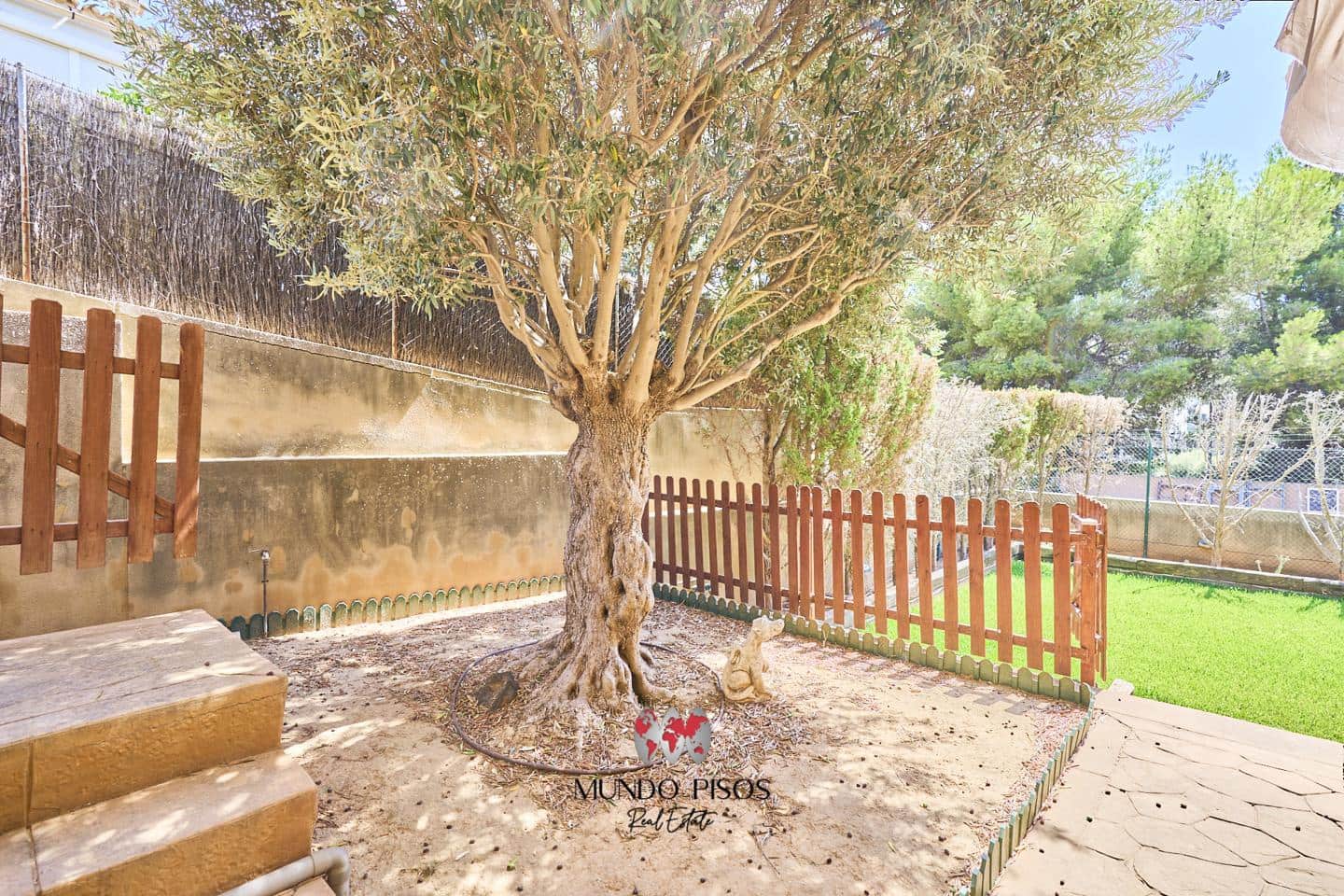 5 bedroom Villa for sale in Palma de Mallorca with garage - € 790,000 (Ref: 8482454)