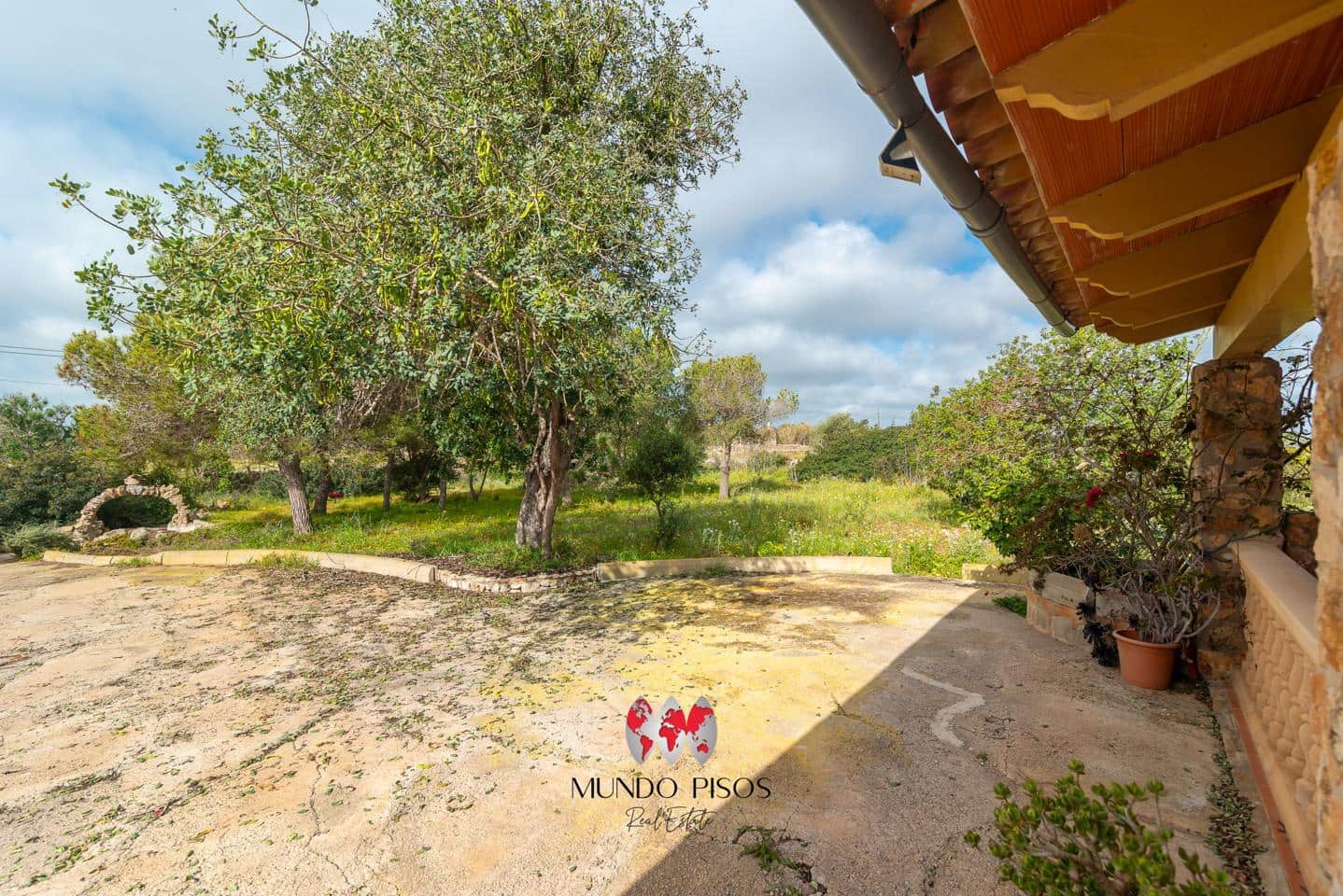 5 soveværelse Finca/Landehus til salg i Cala Llombards med garage - € 1.500.000 (Ref: 8988857)
