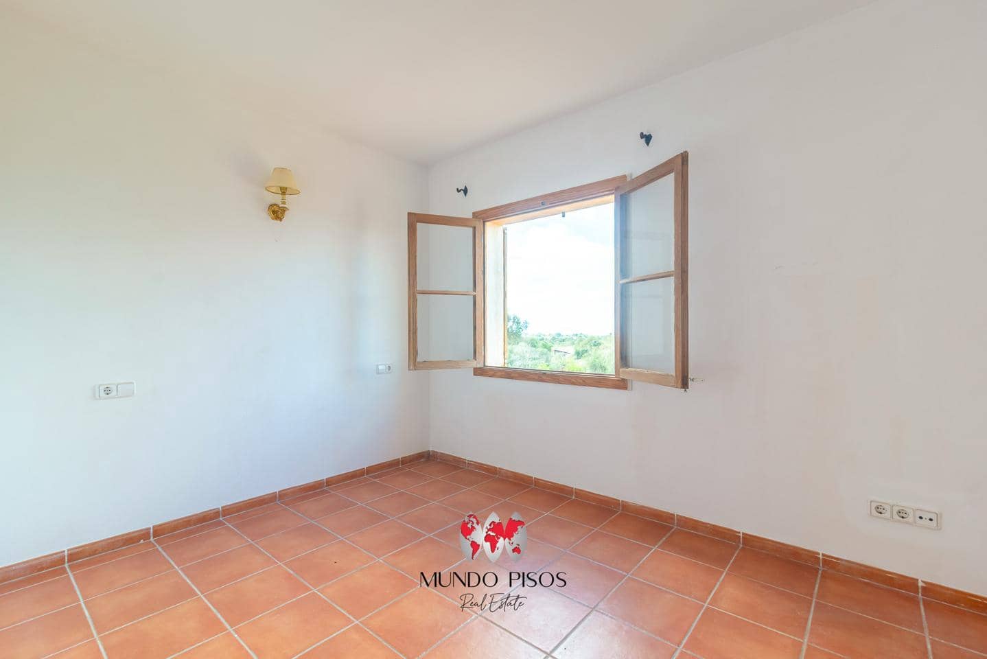 5 soveværelse Finca/Landehus til salg i Cala Llombards med garage - € 1.500.000 (Ref: 8988857)