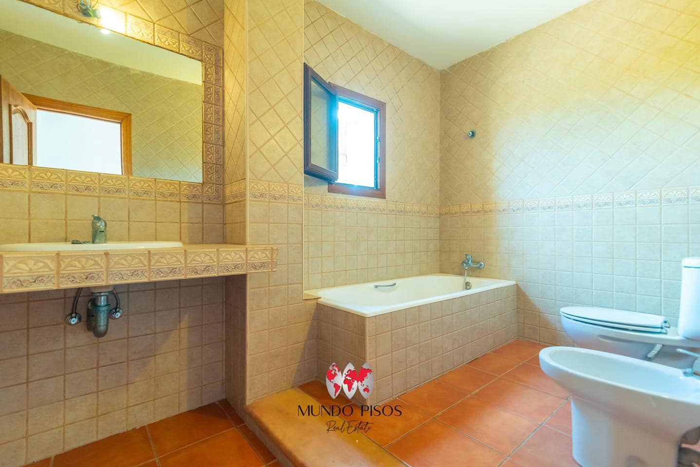 5 soveværelse Finca/Landehus til salg i Cala Llombards med garage - € 1.500.000 (Ref: 8988857)