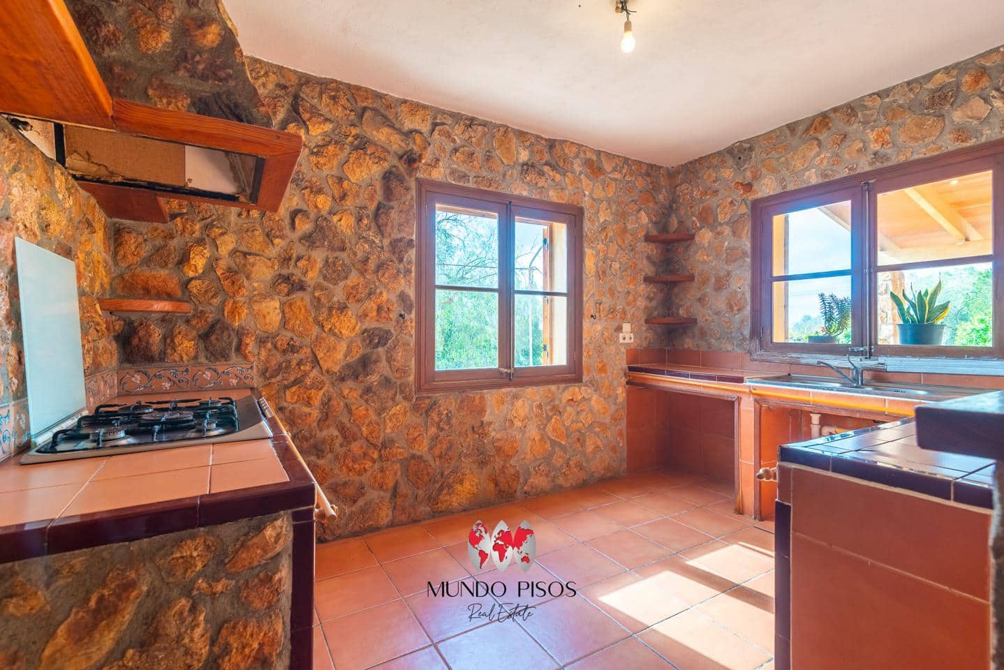 5 soveværelse Finca/Landehus til salg i Cala Llombards med garage - € 1.500.000 (Ref: 8988857)