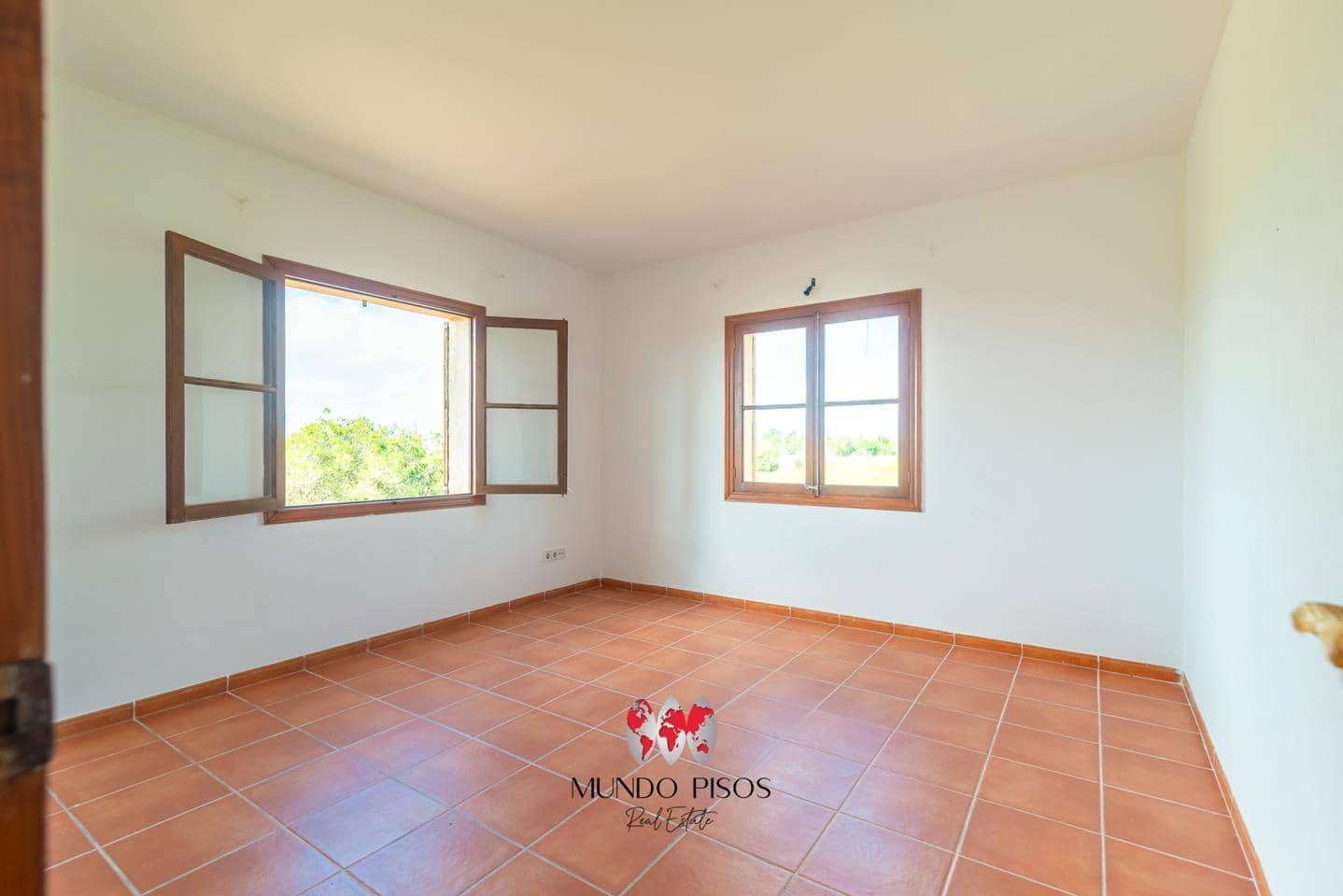 5 soveværelse Finca/Landehus til salg i Cala Llombards med garage - € 1.500.000 (Ref: 8988857)