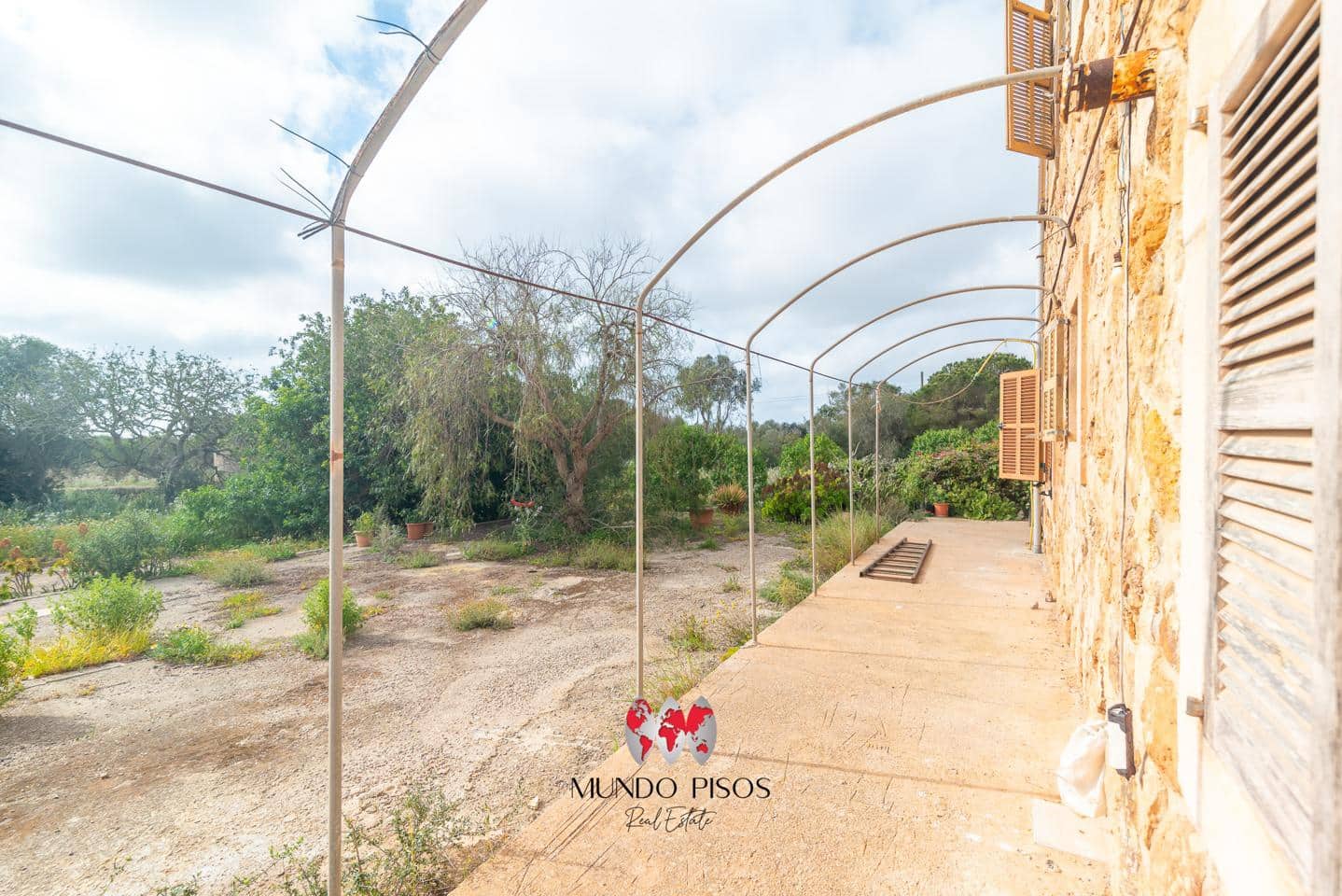 5 soveværelse Finca/Landehus til salg i Cala Llombards med garage - € 1.500.000 (Ref: 8988857)