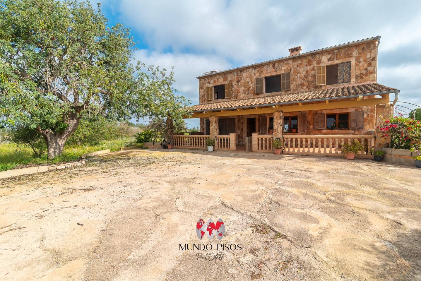 5 soveværelse Finca/Landehus til salg i Cala Llombards med garage - € 1.500.000 (Ref: 8988857)