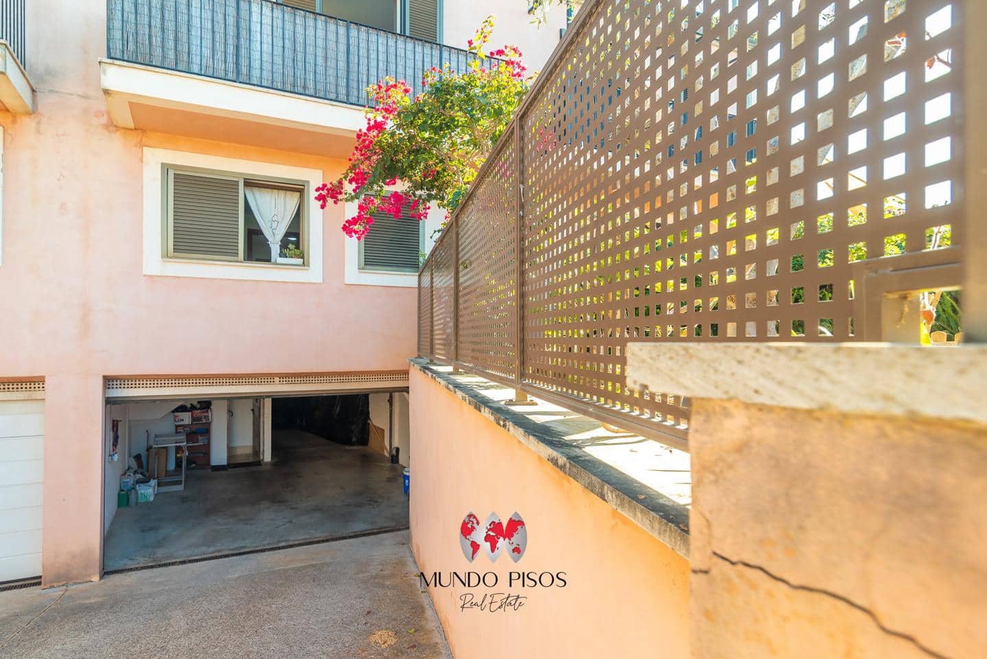 4 soveværelse Villa til salg i Palma de Mallorca med garage - € 594.000 (Ref: 9301926)