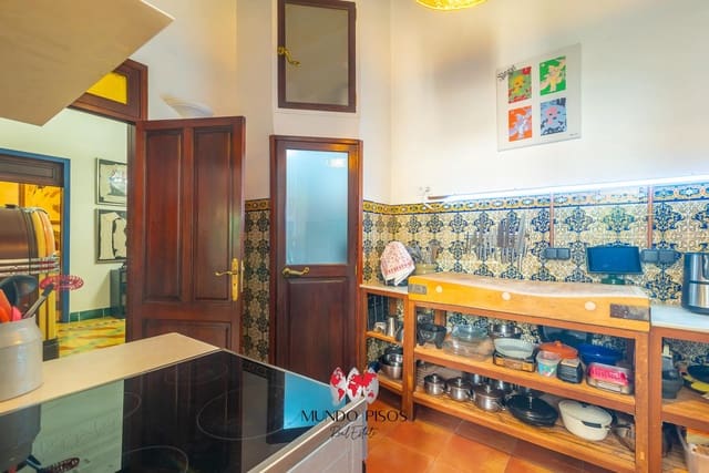5 sovrum Lägenhet till salu i Palma de Mallorca med garage - 949 000 € (Ref: 9354096)