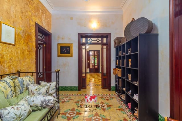 5 sovrum Lägenhet till salu i Palma de Mallorca med garage - 949 000 € (Ref: 9354096)