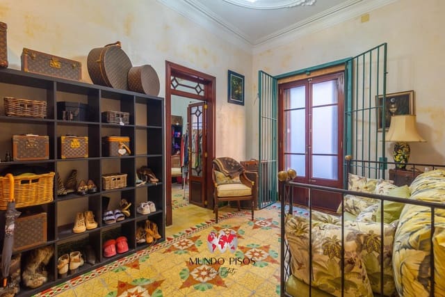 5 sovrum Lägenhet till salu i Palma de Mallorca med garage - 949 000 € (Ref: 9354096)
