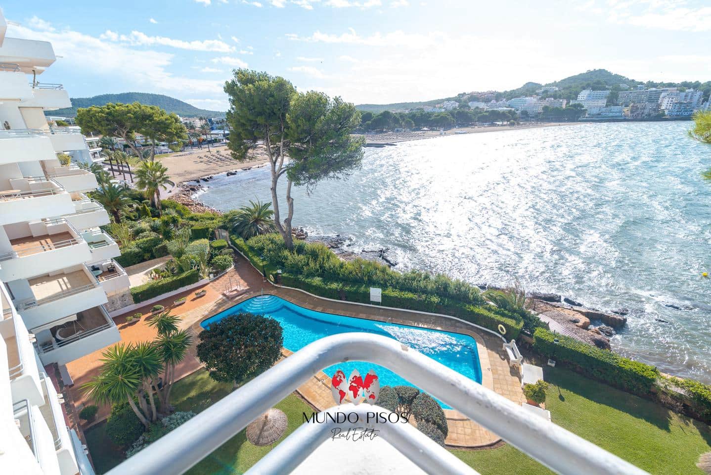 3 bedroom Flat for sale in Santa Ponsa with pool - € 749,900 (Ref: 9373760)