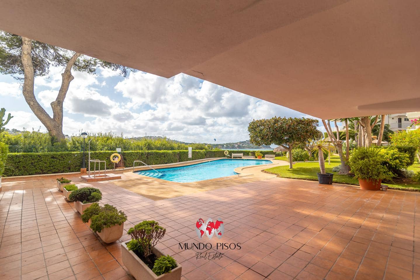 3 bedroom Flat for sale in Santa Ponsa with pool - € 749,900 (Ref: 9373760)