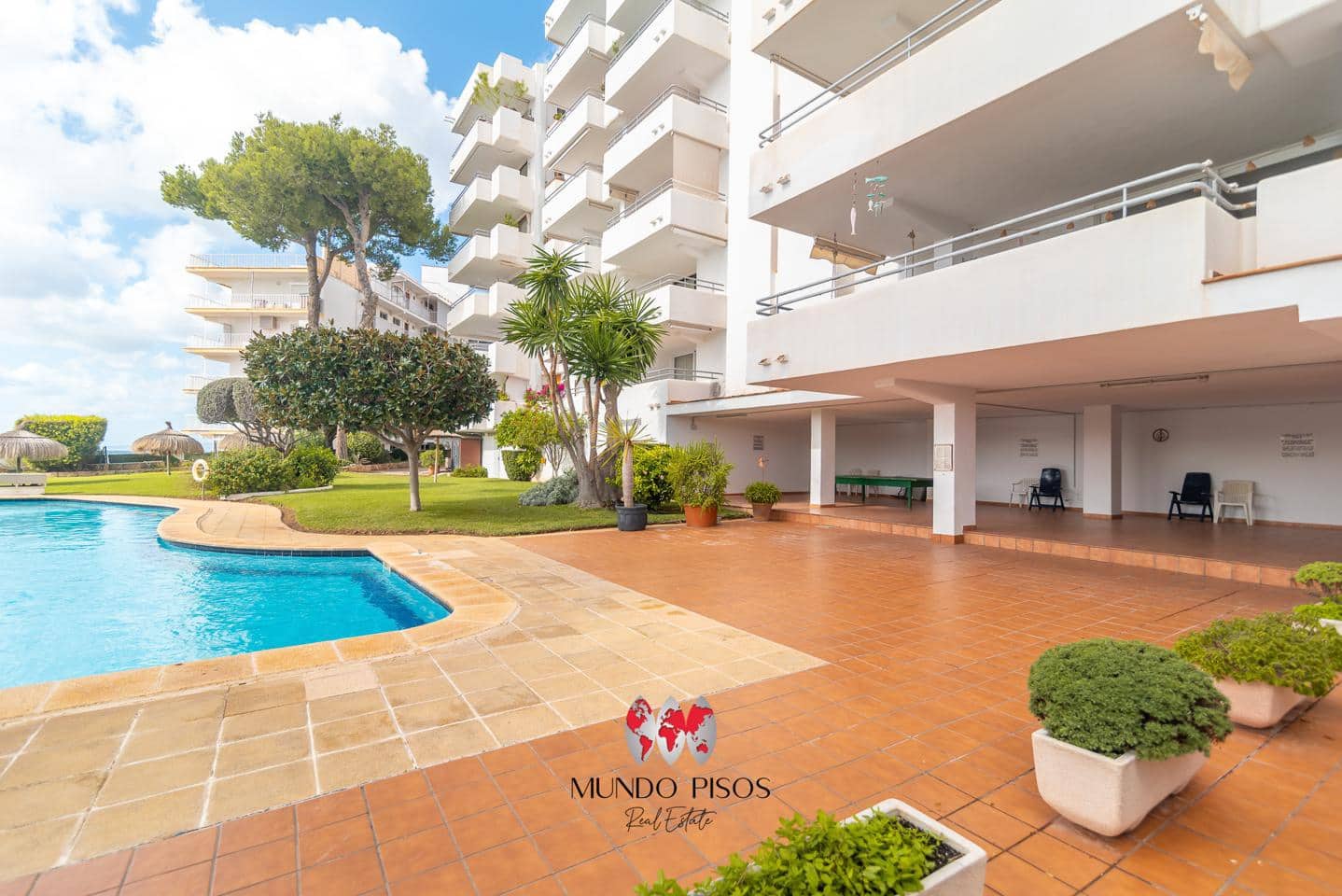 3 bedroom Flat for sale in Santa Ponsa with pool - € 749,900 (Ref: 9373760)