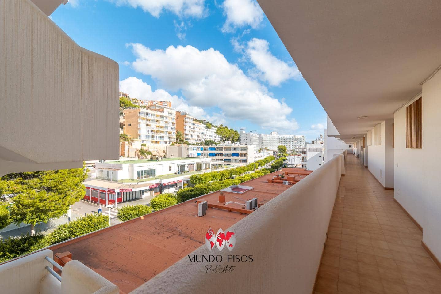 3 bedroom Flat for sale in Santa Ponsa with pool - € 749,900 (Ref: 9373760)