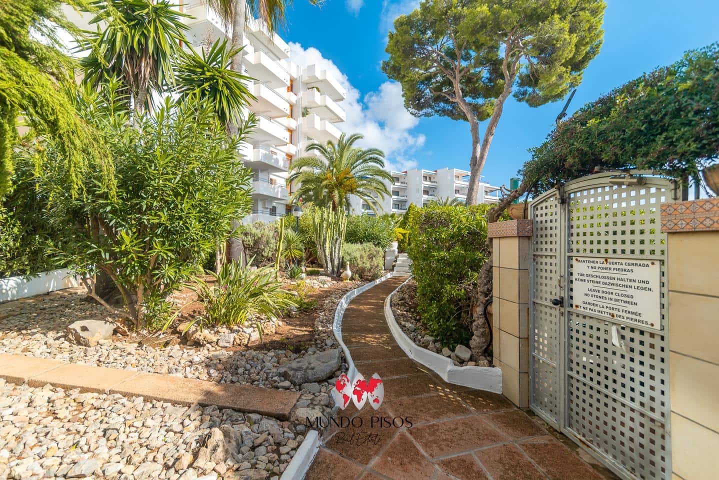 3 bedroom Flat for sale in Santa Ponsa with pool - € 749,900 (Ref: 9373760)