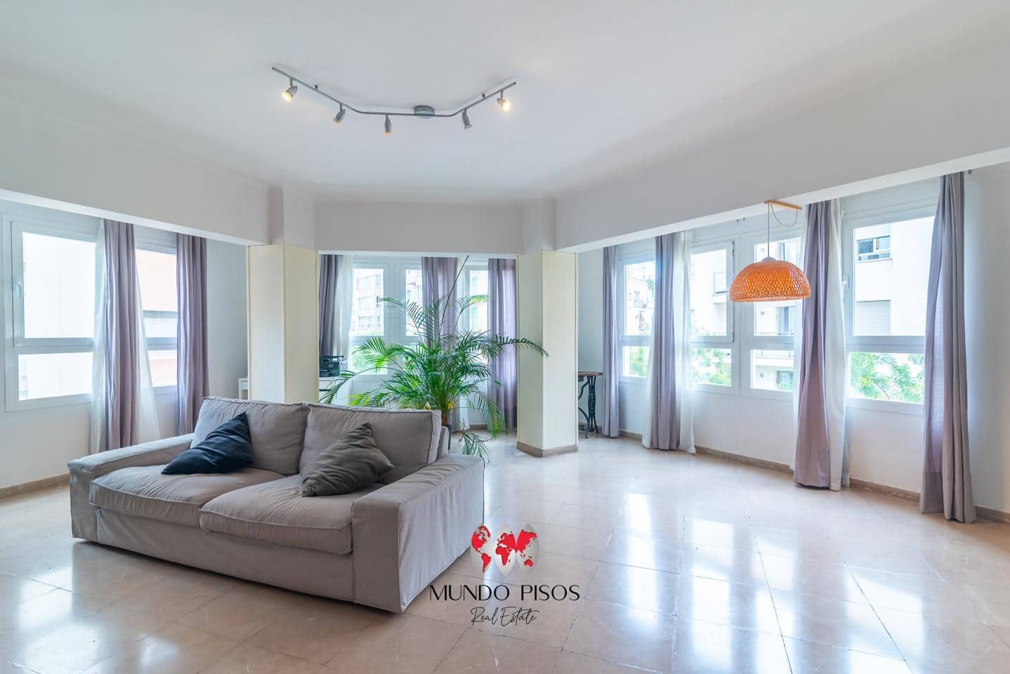 4 bedroom Flat for sale in Palma de Mallorca - € 560,000 (Ref: 9412924)