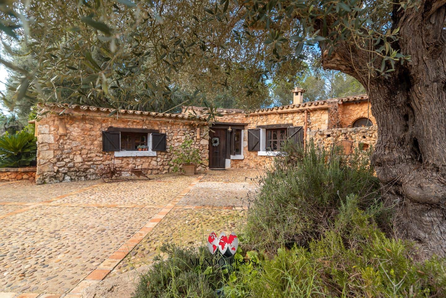 5 sypialnia Finka/Dom wiejski na sprzedaż w Sencelles z basenem garażem - 1 800 000 € (Ref: 9421535)