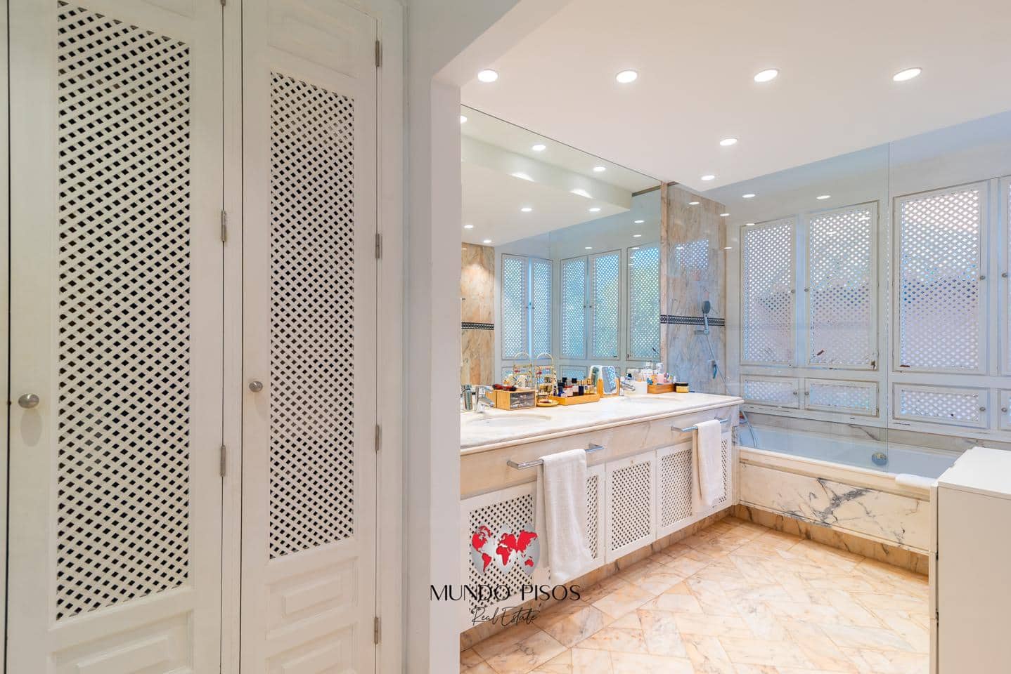 3 bedroom Flat for sale in Santa Ponsa with pool garage - € 1,100,000 (Ref: 9467608)