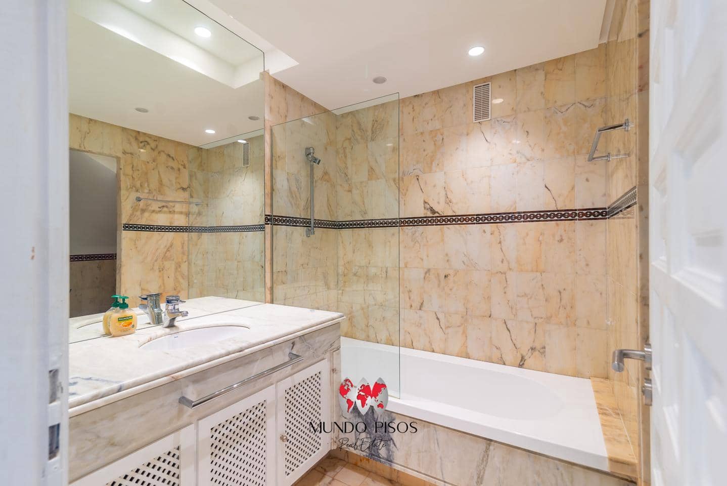 3 bedroom Flat for sale in Santa Ponsa with pool garage - € 1,100,000 (Ref: 9467608)