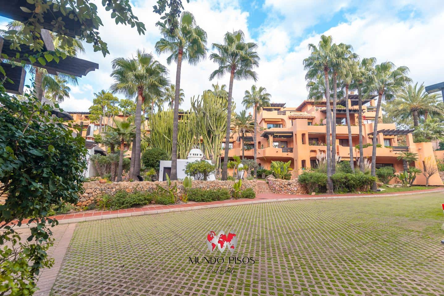 3 bedroom Flat for sale in Santa Ponsa with pool garage - € 1,100,000 (Ref: 9467608)